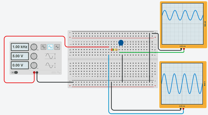 Tinkercad RC low-pass filter simulation at 1 kHz showing attenuation of the output signal compared with the input